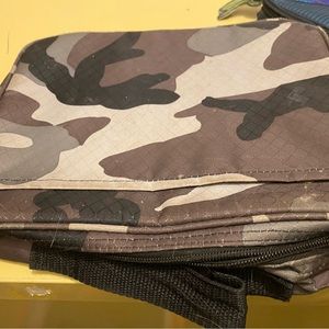 Thirty One Kids Camo Lunch-bag